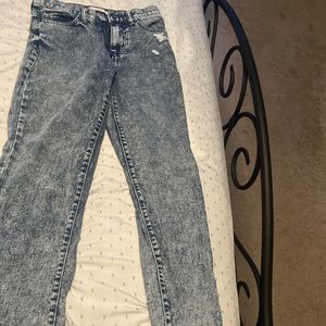 So hi rise mom jeans